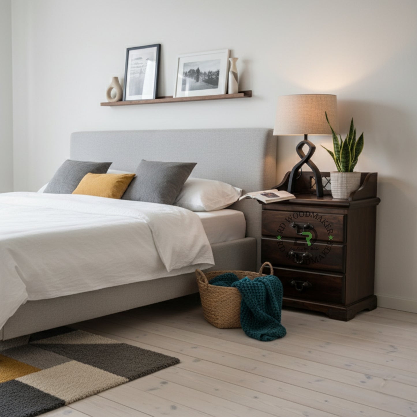 CLASSIC SOLID WOOD BEDSIDE TABLE WITH 3 DRAWERS
